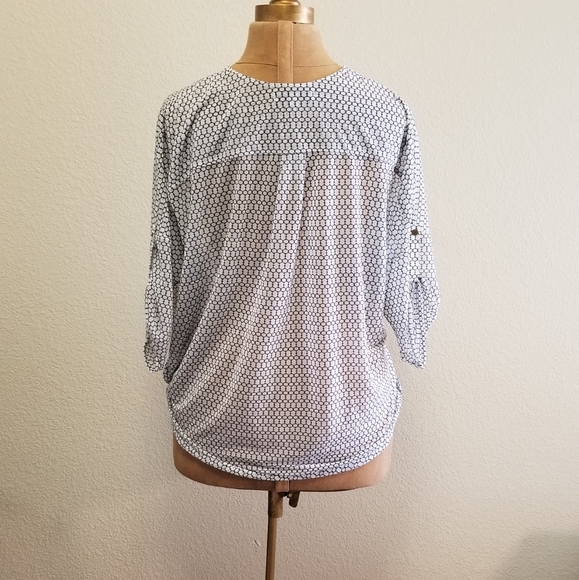 JENNIFER LOPEZ sheer drap cleavage top - Picture 5 of 5